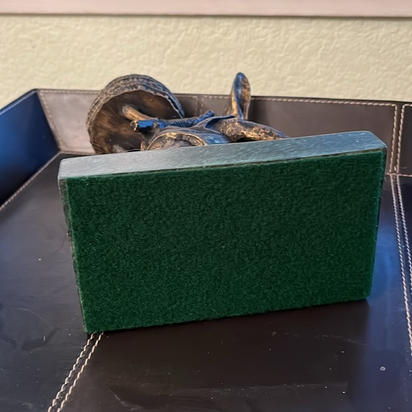 Bunny statue - Picture 6 of 8